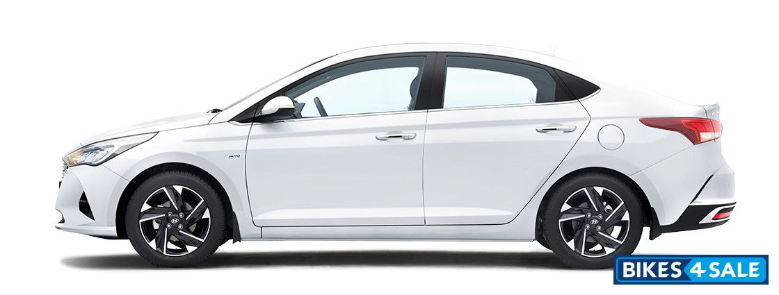 Hyundai Verna 1.5L MPi SX(O) - Side View