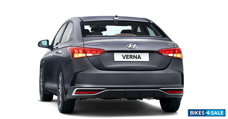 Hyundai Verna 1.5L MPi SX - Rear View
