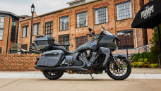 Indian Pursuit Dark Horse 2025