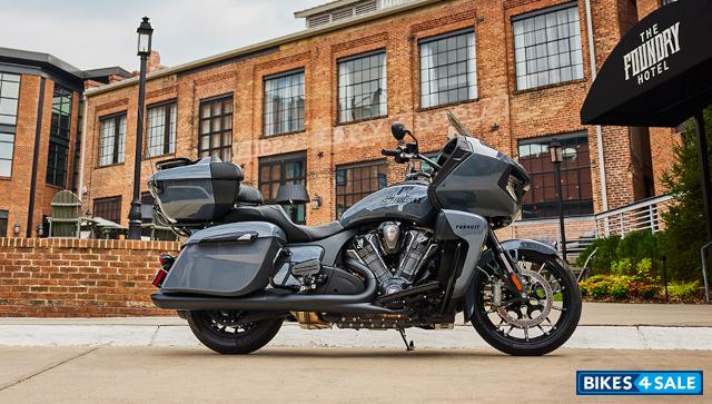 Indian Pursuit Dark Horse 2025