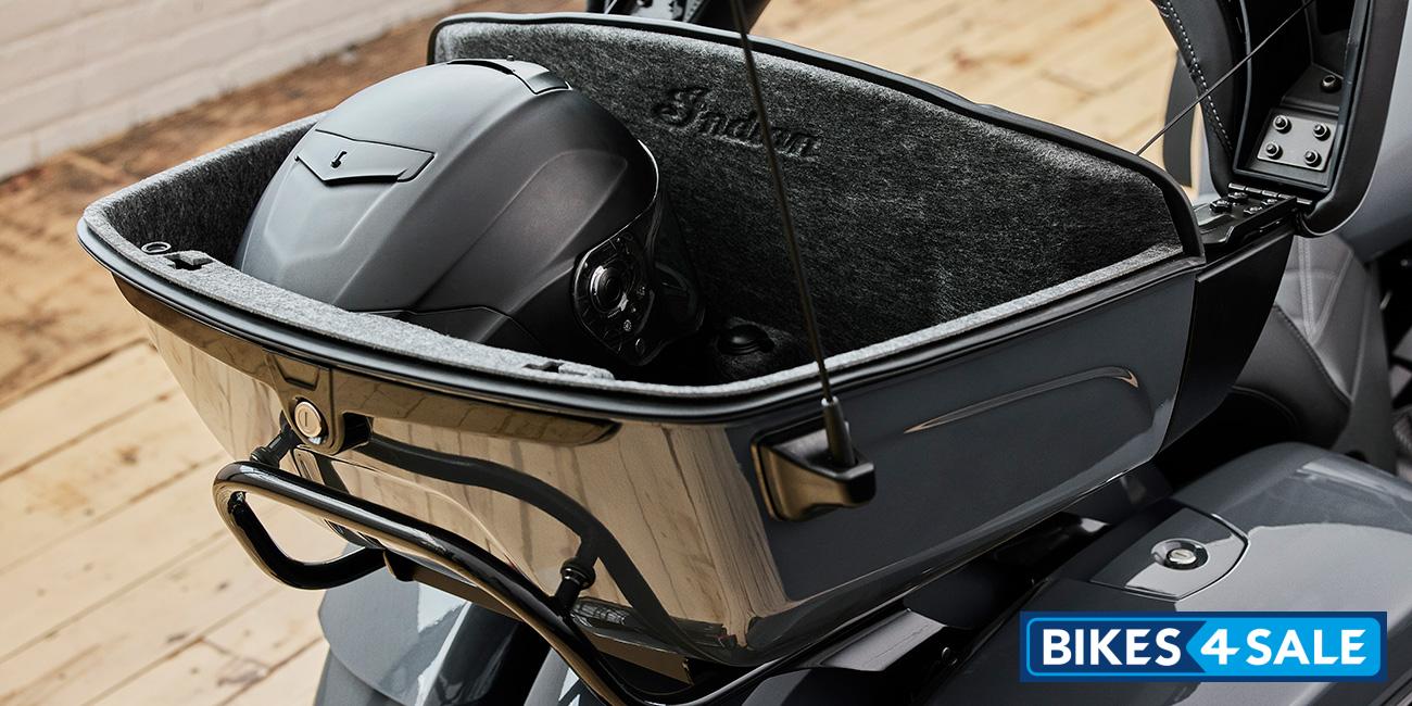 Indian Pursuit Dark Horse 2025