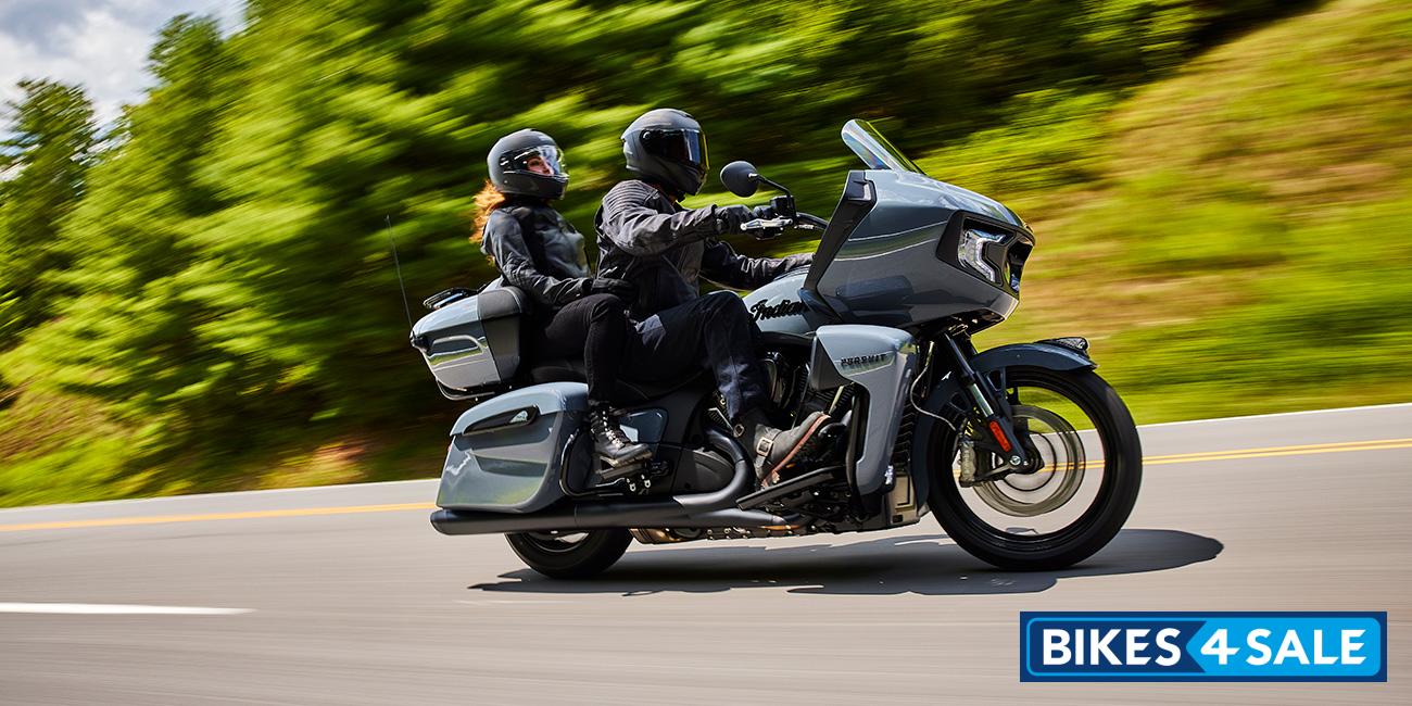 Indian Pursuit Dark Horse 2025