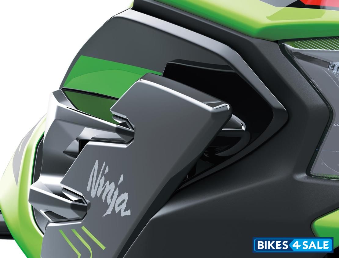 Kawasaki Ninja 500 Flowing, Layered Bodywork