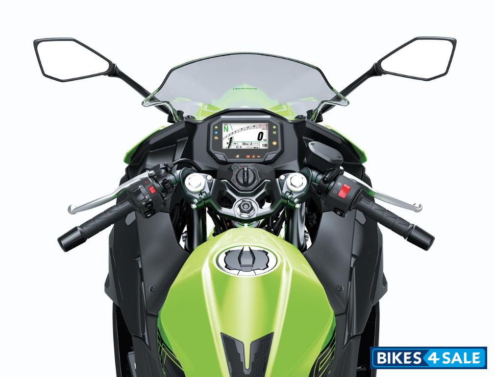 Kawasaki Ninja 500 - Superb Ride Comfort and Wind Protection