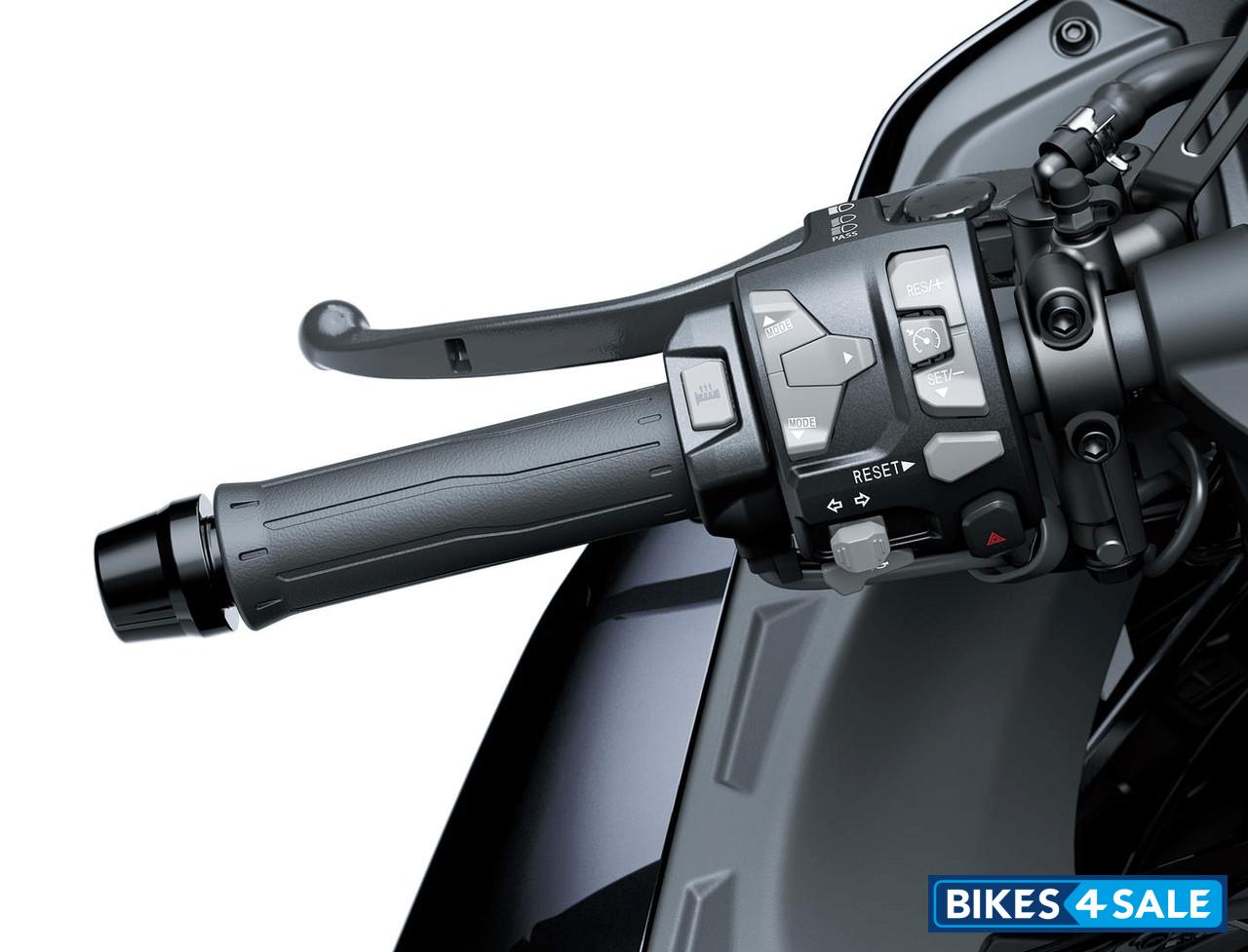 Kawasaki Ninja H2 SX SE 2024 ACC (Adaptive Cruise Control)