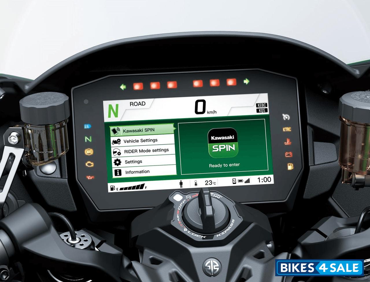 Kawasaki Ninja H2 SX SE 2024 6.5 inch TFT Colour Instrumentation