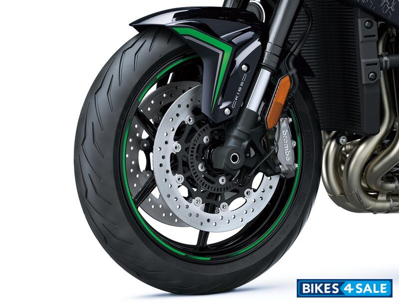 Kawasaki Z H2 2025 Dual semi-ﬂoating 320 mm disc