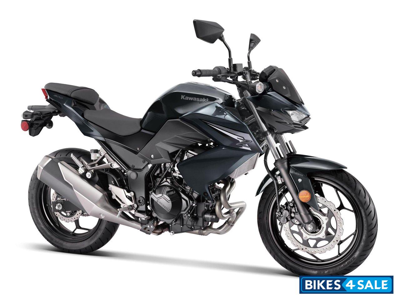 Kawasaki Z300 Metallic Carbon Gray