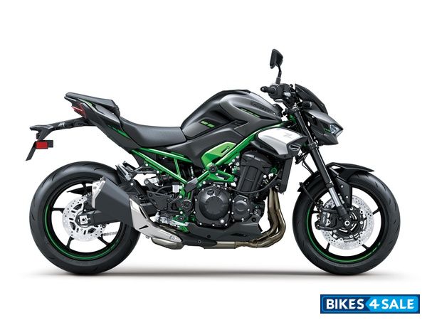 Kawasaki Z900 2025