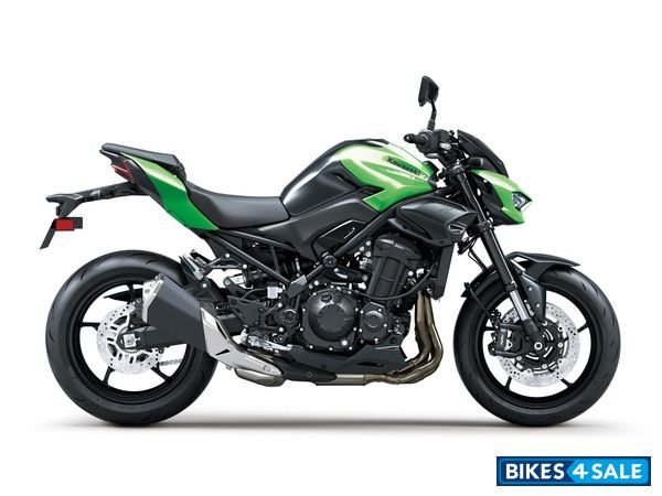 Kawasaki Z900 2026 Candy Lime Green/ Metallic Carbon Gray