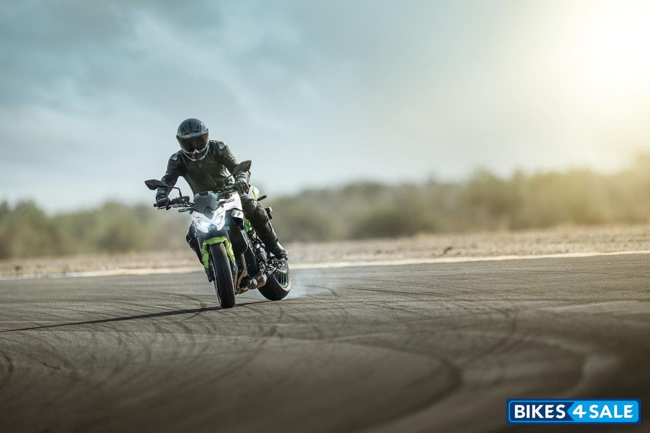 Kawasaki Z900 2027