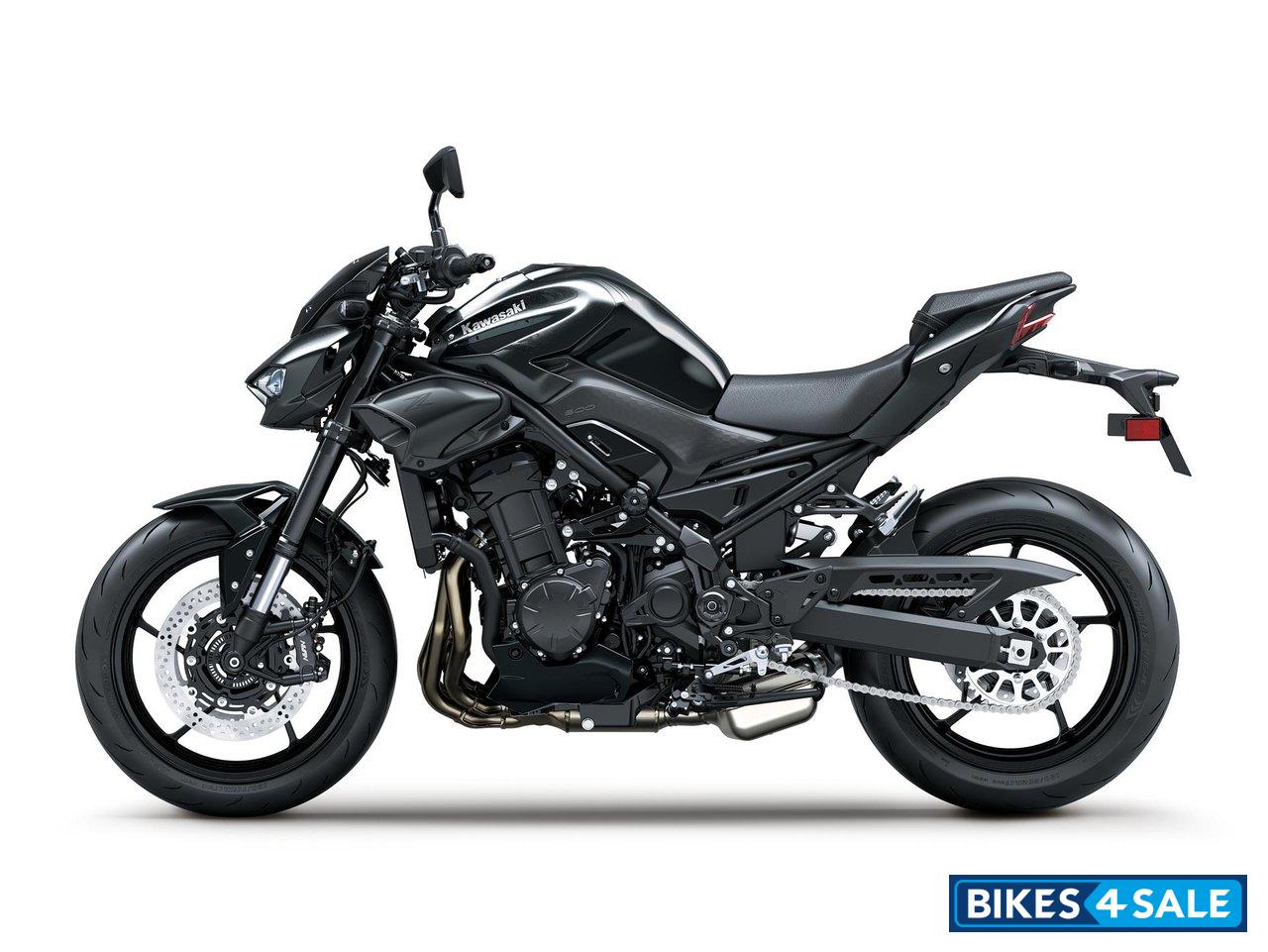 Kawasaki Z900 2027 Ebon/ Metallic Carbon Gray
