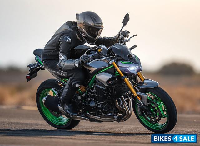 Kawasaki Z900 SE 2025