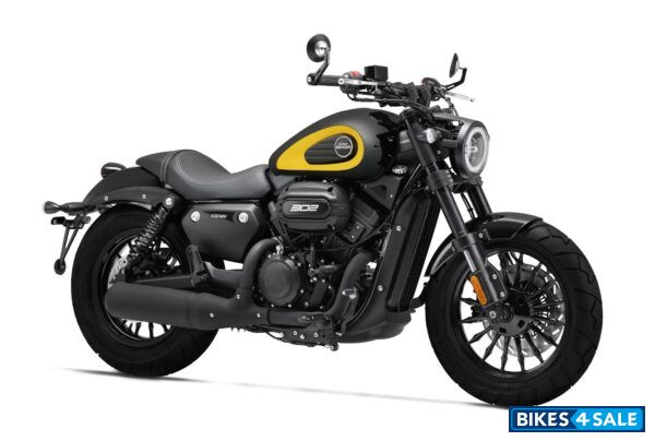 Keeway V302C 2026 Glossy Yellow