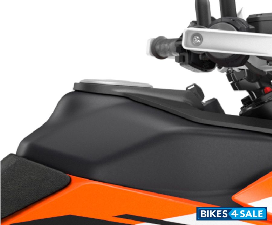 KTM 390 Adventure 2025 14L Fuel tank