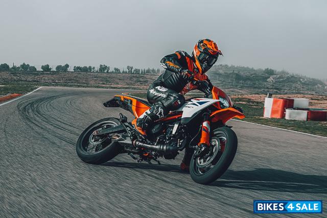 KTM 390 SMC R 2025