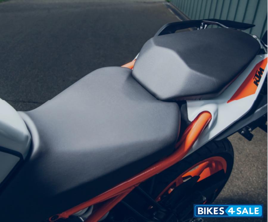 KTM Duke 160 Split Seat