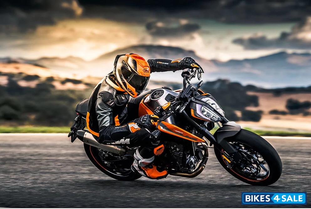 KTM Duke 790