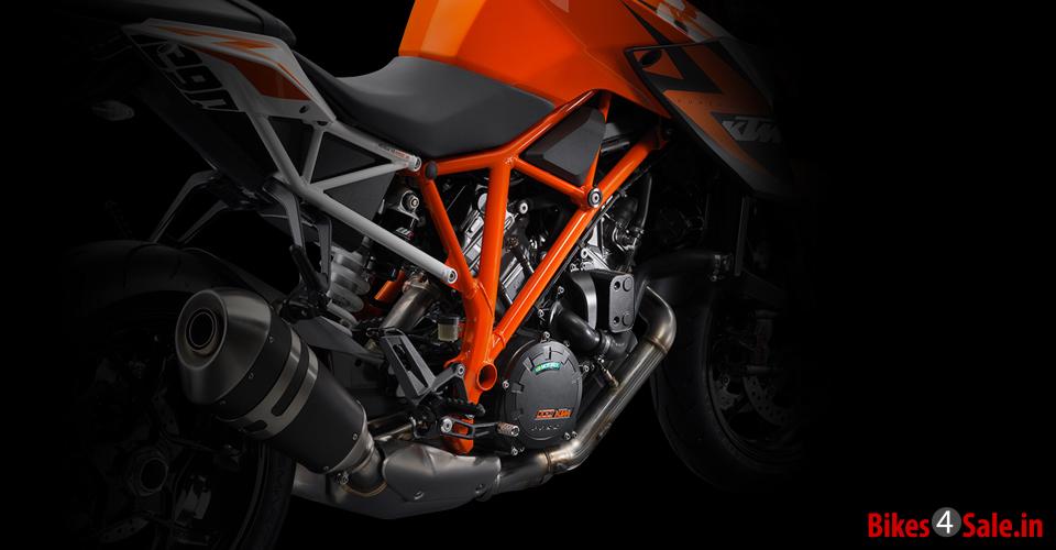 KTM Super Duke 1290 R Chromium-Molybdenum-Steel trellis frame, powder coated chassis of the 1290 Super Duke R