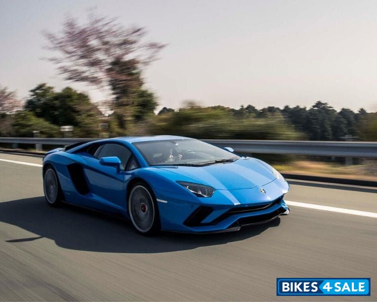 Lamborghini Aventador S Petrol