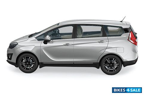 Mahindra Marazzo M4 Plus 2WD Diesel