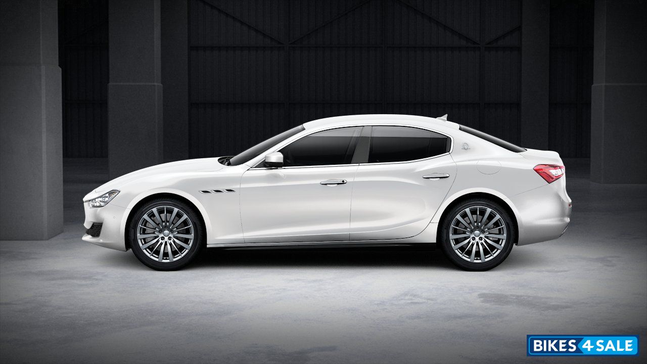 Maserati Ghibli Petrol AT