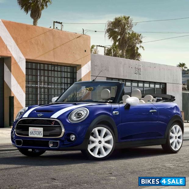 Mini Convertible Cooper S Petrol AT - Front View
