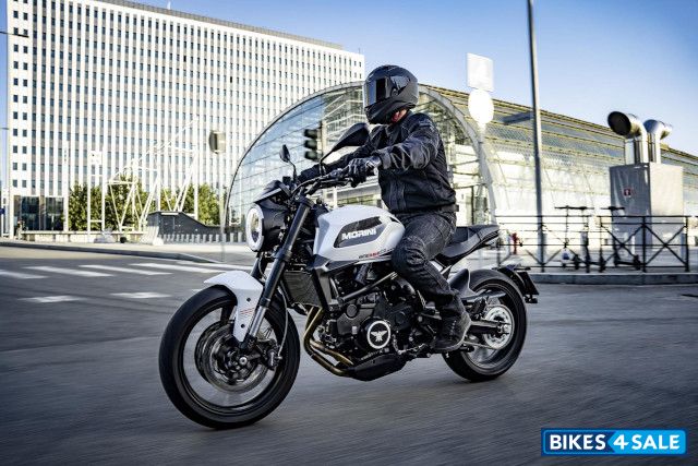 Moto Morini Seiemmezzo STR