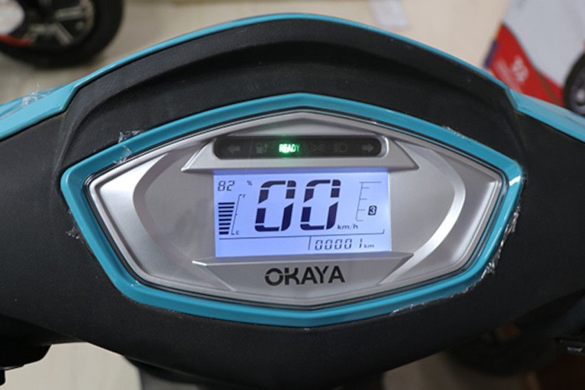 Okaya Faast F2F - Digital speedometer