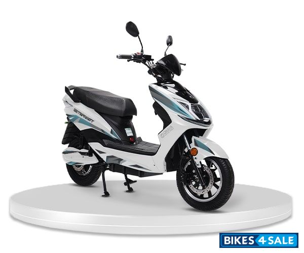 Okaya Motofaast White