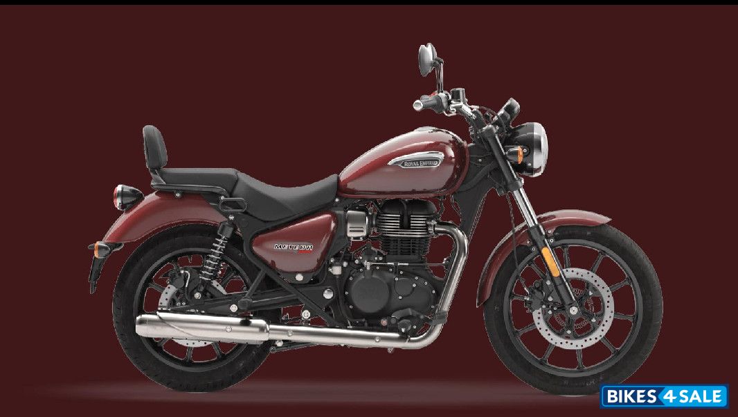 Royal Enfield 2022 Meteor 350 Stellar Red