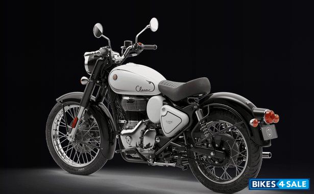 Royal Enfield Classic 350 Signature White 2026