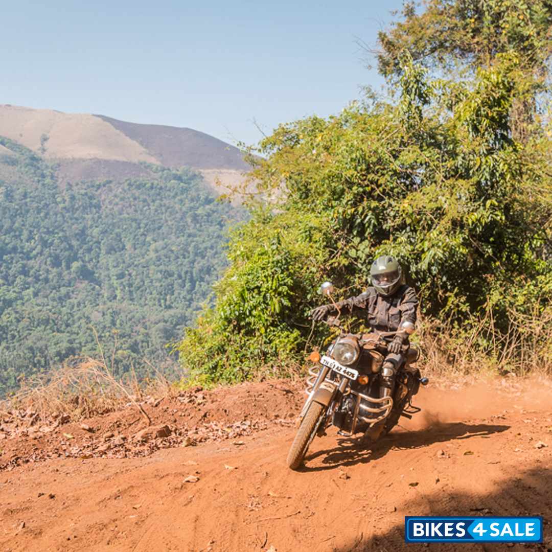 Royal Enfield Classic 350 Single Channel BS6