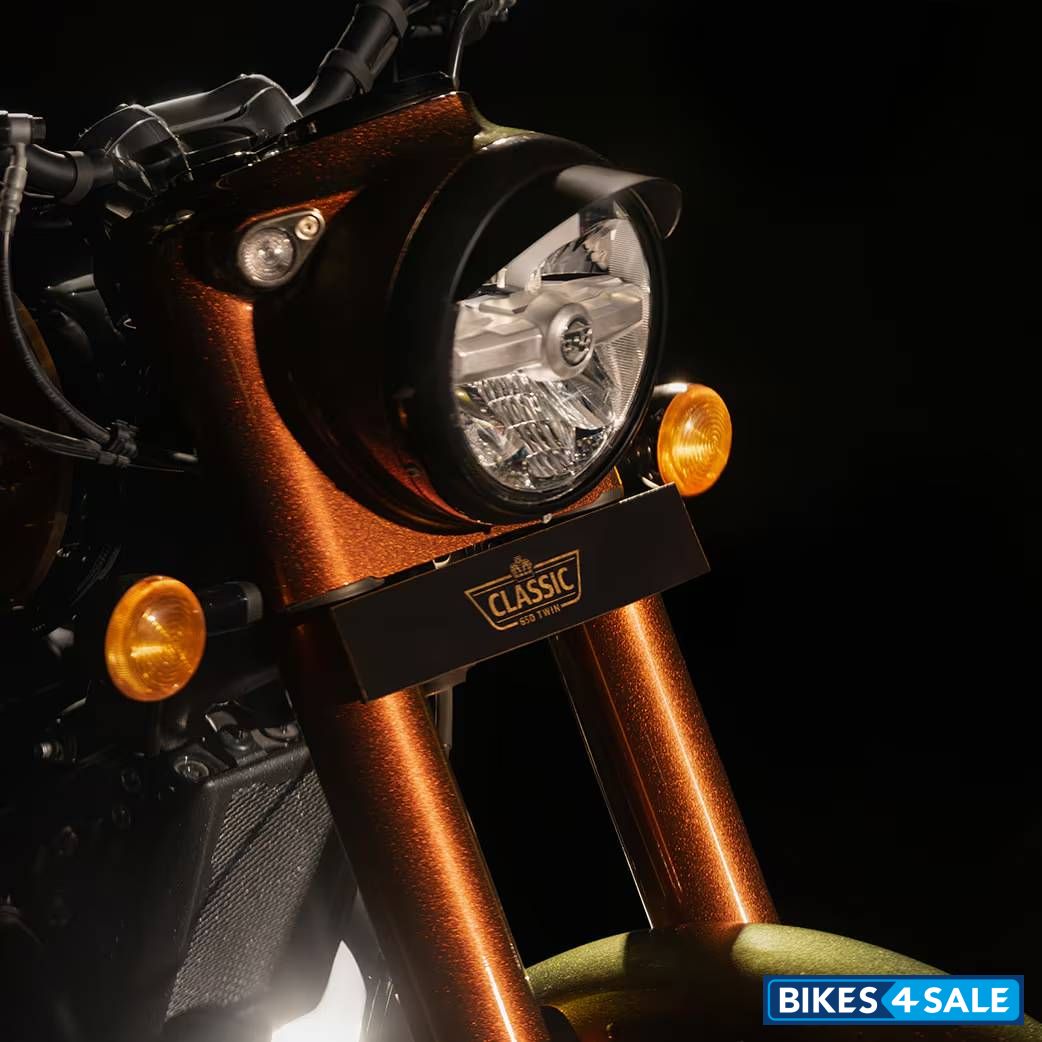 Royal Enfield Classic 650 125th Anniversary Edition