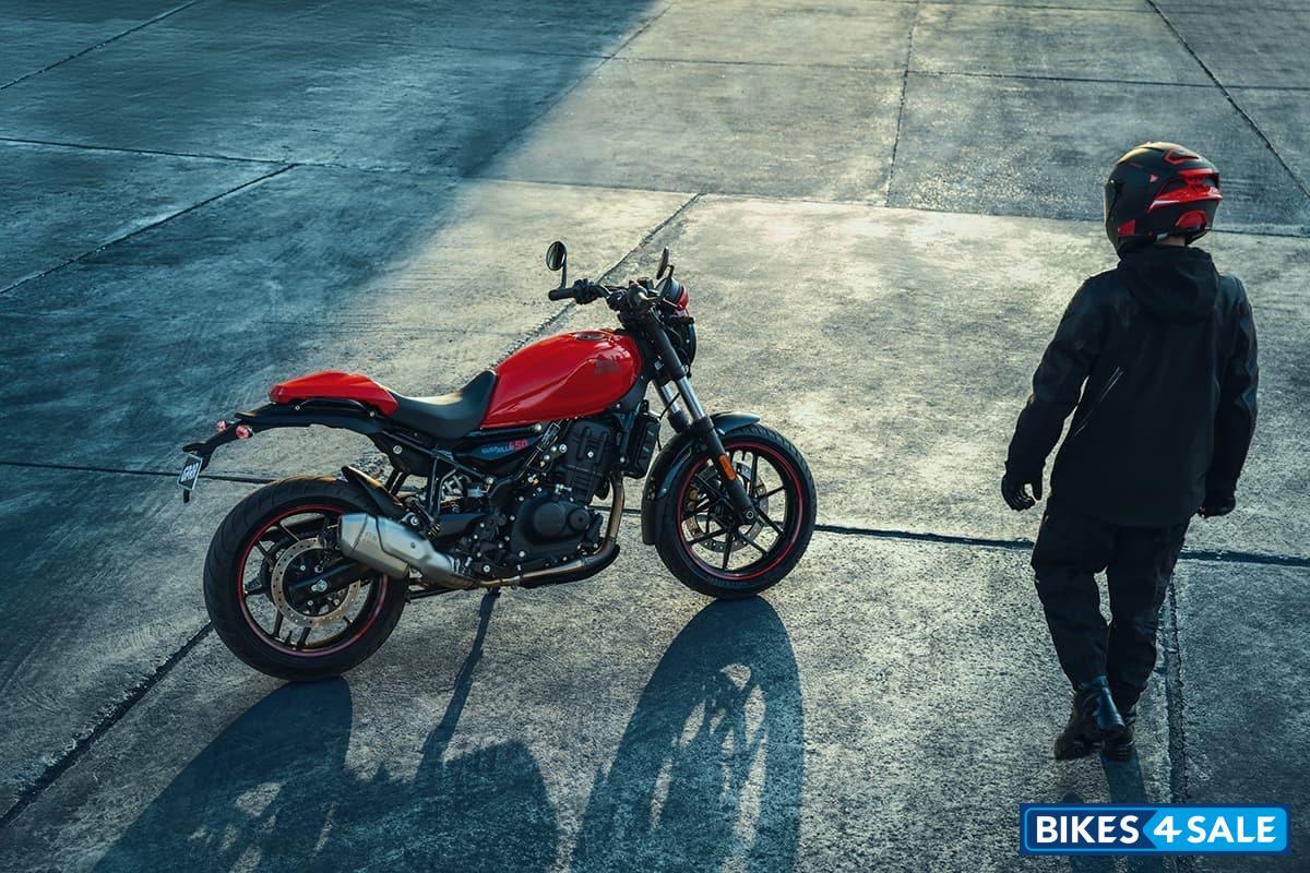 Royal Enfield Guerrilla 450 Apex 2026