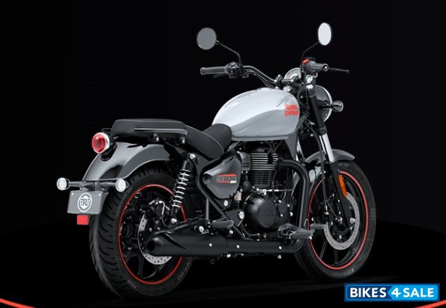 Royal Enfield Meteor 350 Fireball 2025