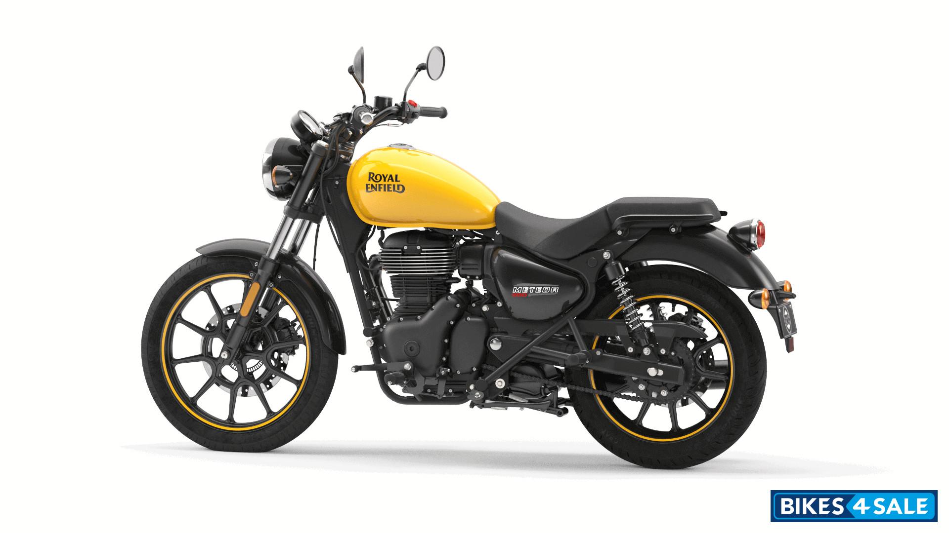 Royal Enfield Meteor 350 Fireball Yellow