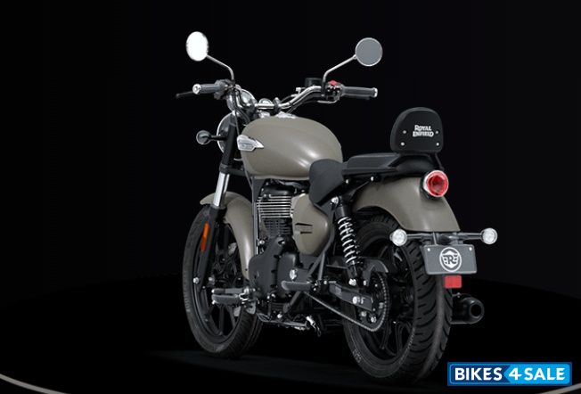 Royal Enfield Meteor 350 Stellar 2025
