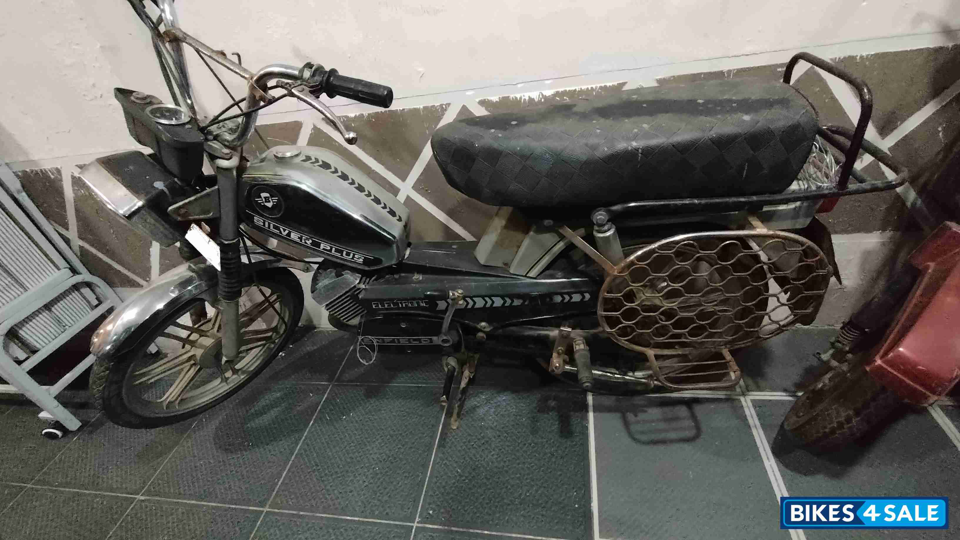 Royal Enfield Silver Plus