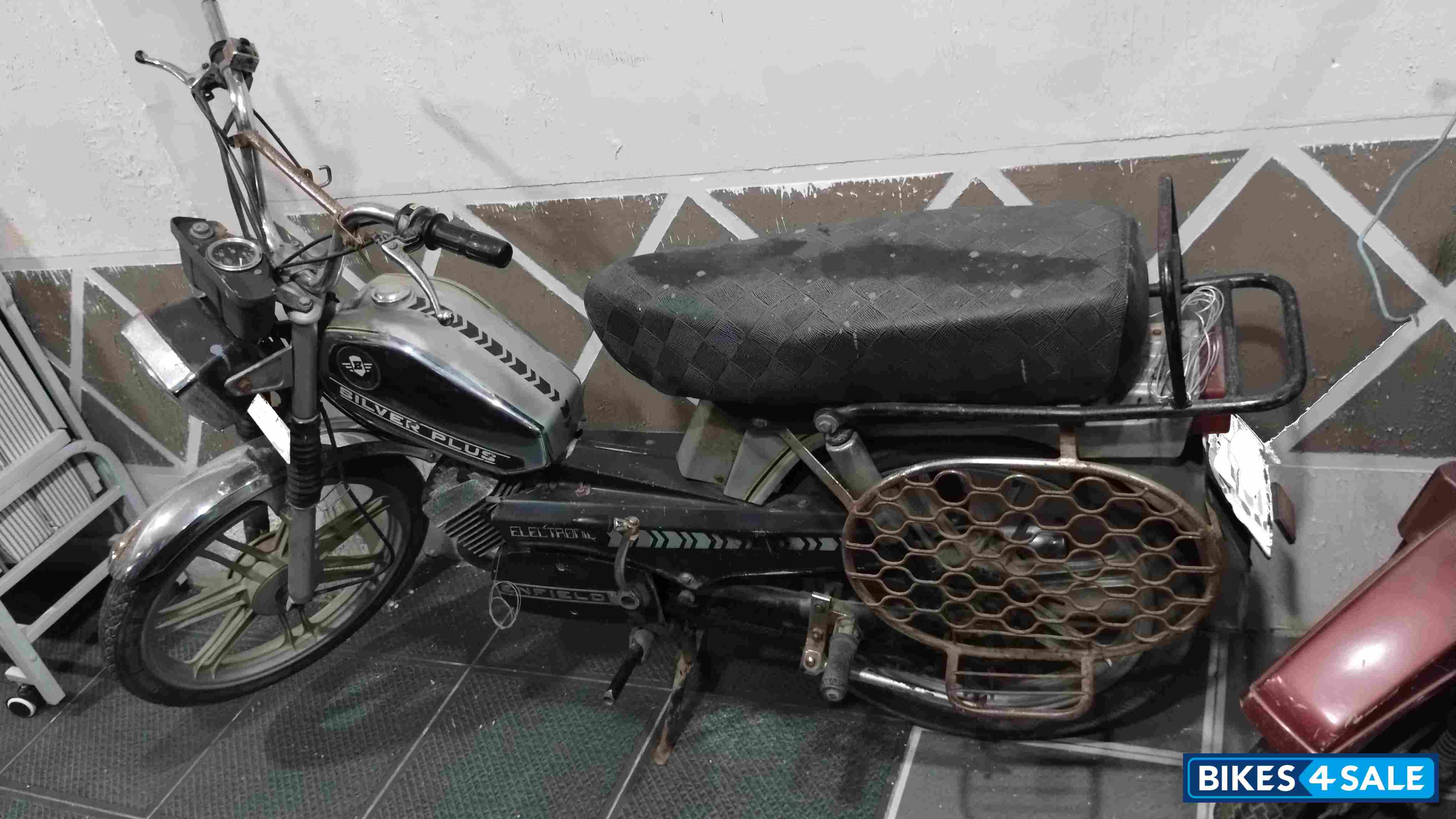 Royal Enfield Silver Plus