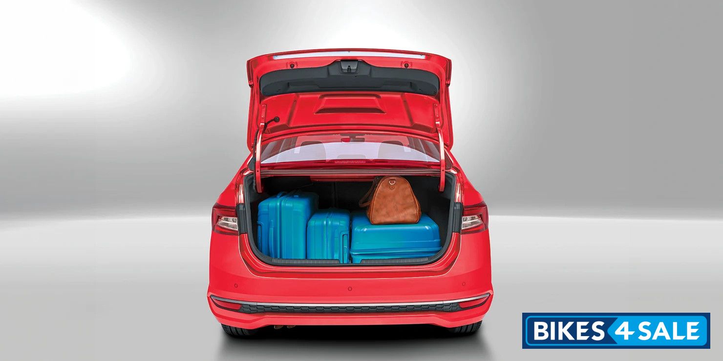 Skoda Slavia Style Edition 1.5 TSI Petrol DSG 521/1050 L Storage capacity