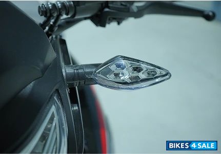 Srivaru Motors Prana Class