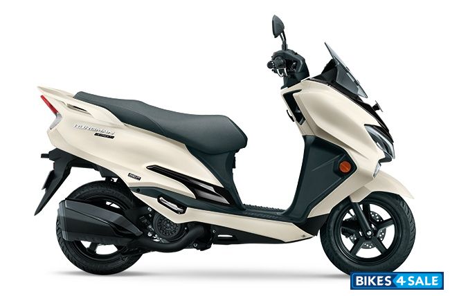 Suzuki Burgman Street 2026 Pearl Grace White