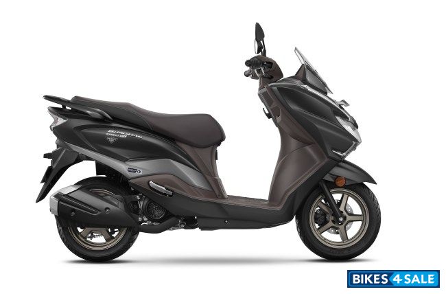 Suzuki Burgman Street EX 2025 Metallic Matte Black No. 2