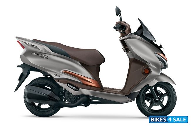 Suzuki Burgman Street Ride Connect TFT Edition 2026 Metallic Mat Platinum Silver No.2/ Metallic Mat Lux Copper