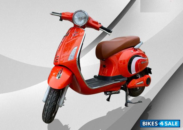 Trinity Motors Yaarii Red