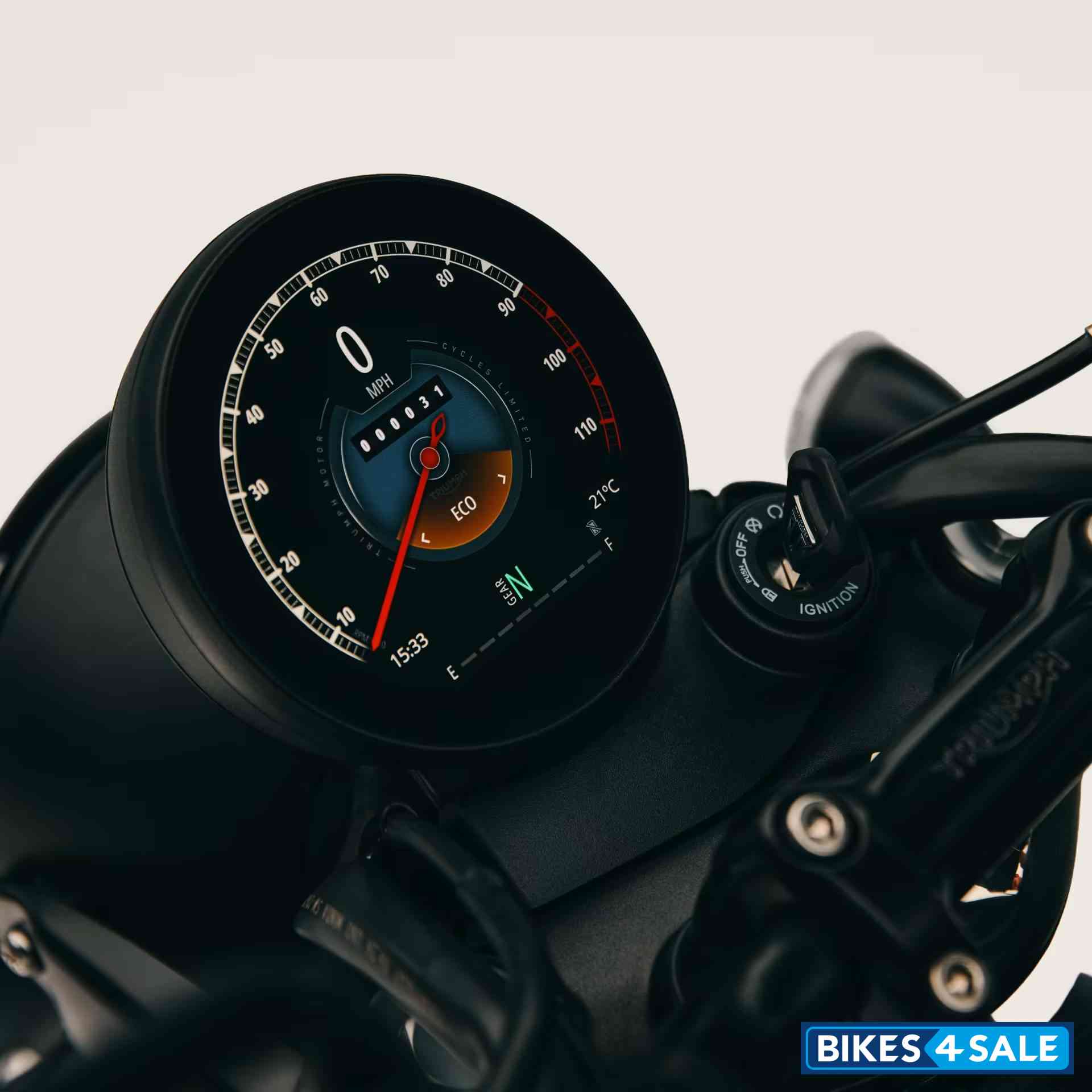 Triumph Bonneville T40 Black