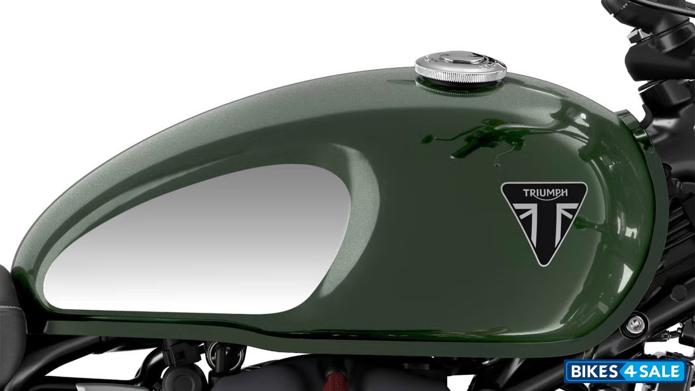 Triumph Scrambler 900 Chrome Edition Badging