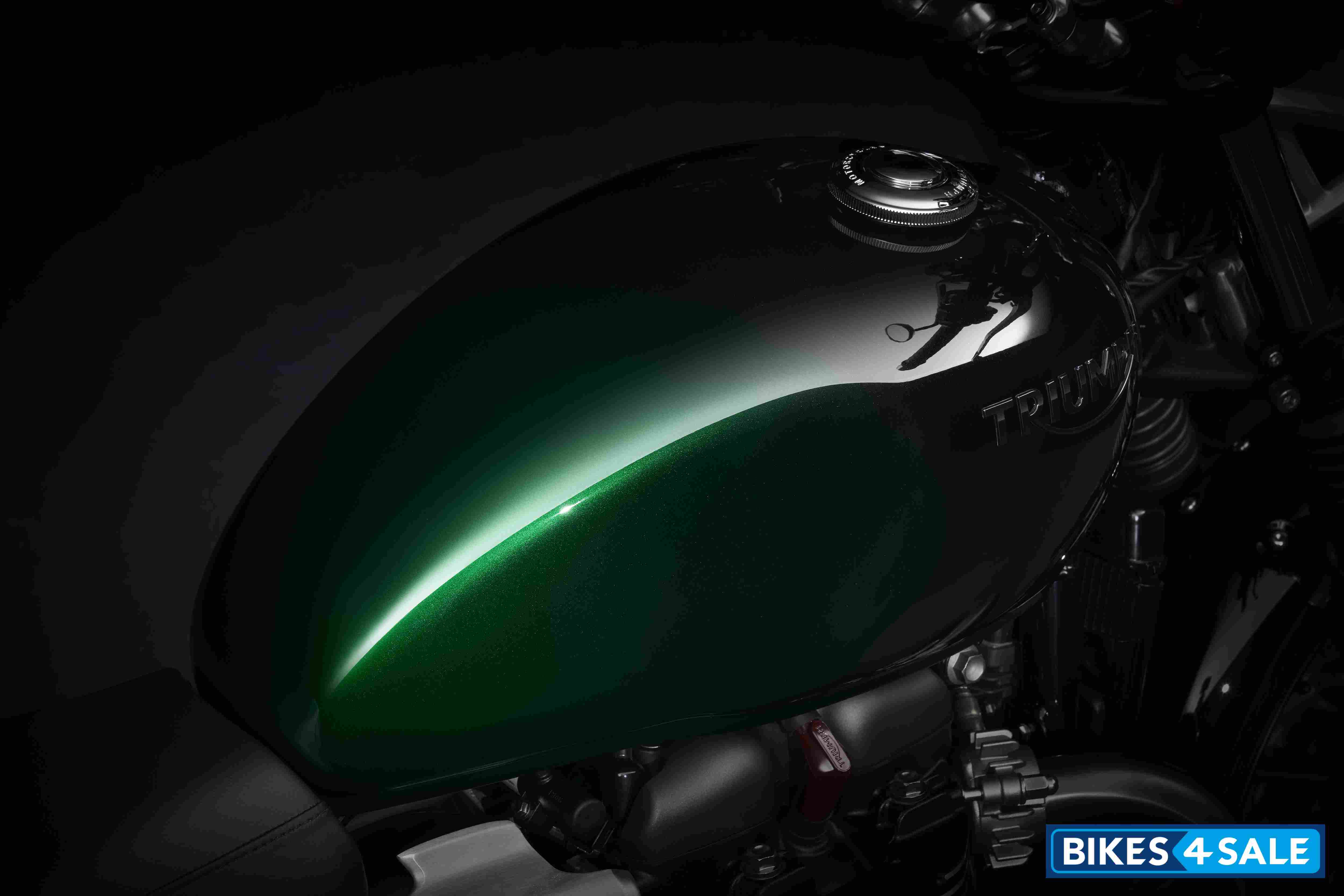 Triumph Speed Twin 900 Green Stealth Edition