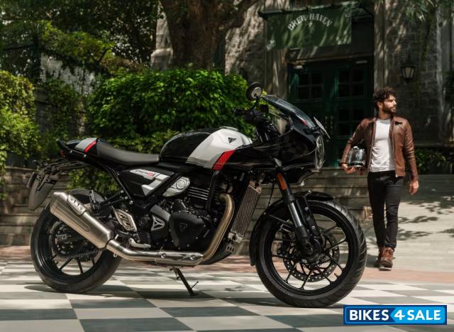 Triumph Thruxton 400